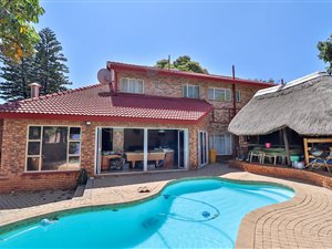 4 Bed House in Theresa Park