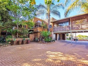 4 Bed House in Moreleta Park