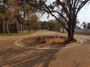 728 m² Land available in Equestria