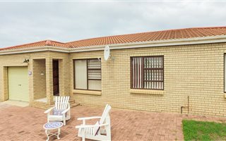 3 Bedroom Townhouse in C Place