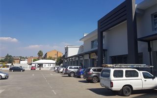 333 m² Commercial space in Cresta