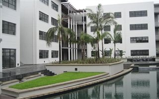 408 m² Office Space in Riverhorse Valley