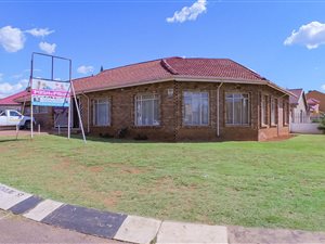 4 Bed House in Lenasia South
