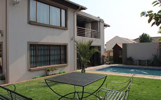 4 Bedroom House in Amberfield Valley