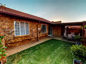 2 Bed Townhouse in Wierda Glen