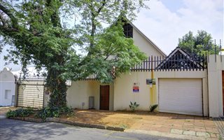 10 Bedroom House in Westdene