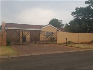 4 Bed House in Minnebron