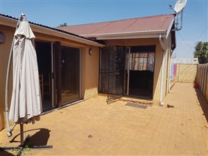 4 Bed House in Minnebron