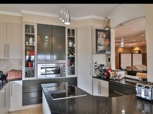 4 Bed Apartment in Overport