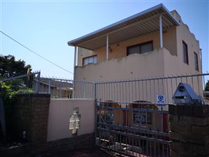 5 Bed House in Woodhurst