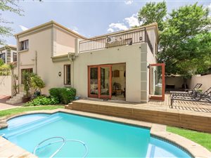 5 Bed House in Gateside Manor
