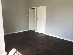 Bachelor apartment in Germiston Central