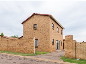 3 Bed House in Maroeladal