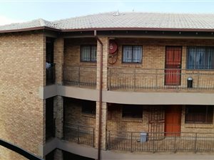 2 Bed Apartment in Randfontein Central