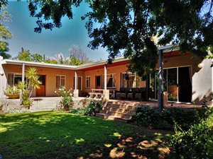 4 Bed House in Middelpos