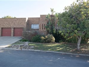 4 Bed House in Bonnievale