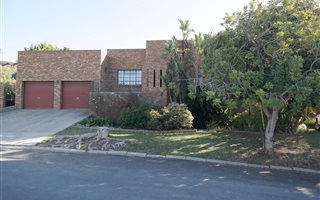 4 Bedroom House in Bonnievale