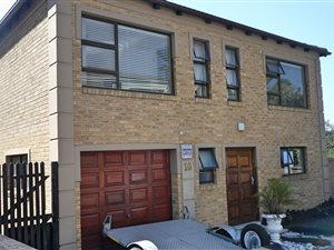 3 Bed Townhouse in Beacon Bay