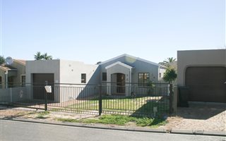 2 Bedroom House in Protea Village