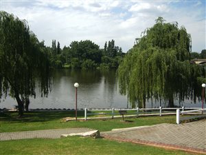 3 Bed Apartment in Vaalpark