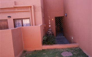 3 Bedroom Townhouse in Radiokop