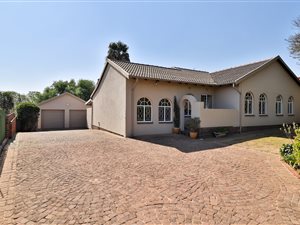 4 Bed House in Brackendowns