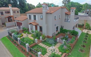 3 Bedroom House in Rietvalleirand