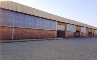 869 m² Industrial space in Lombardy East