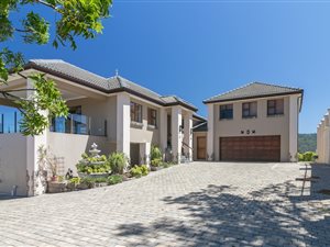 5 Bed House in Zeegezicht
