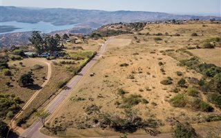 2 ha Land available in Crestholme