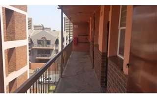 1 Bedroom Flat in Kempton Park Central