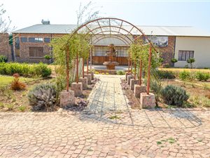 700 m² Commercial space in Boschkop