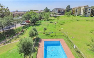 2 Bedroom Apartment in Jackal Creek (Northriding)