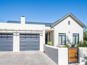 4 Bed House in Schonenberg Estate