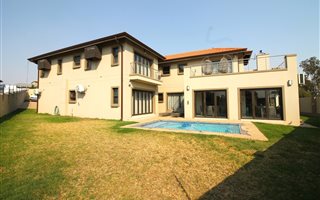 5 Bedroom House in Cedar Creek