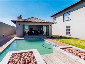 3 Bed Cluster in Halfway House