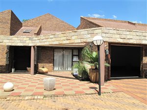 4 Bed House in Edelweiss