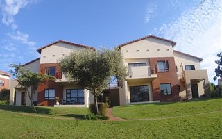 2 Bedroom Apartment in Jackal Creek Golf Estate