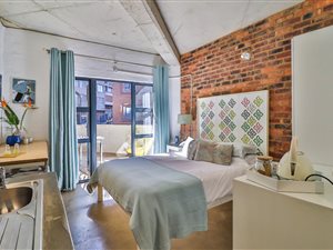 1 Bed Apartment in City and Suburban