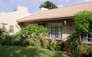 3 Bedroom Townhouse in Mookgophong (Naboomspruit)