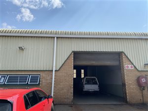 260 m² Industrial space in Waterfall