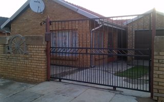 3 Bedroom House in Nellmapius