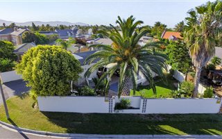 3 Bedroom House in West Beach
