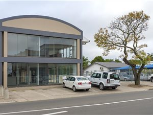 910 m² Office Space in George South