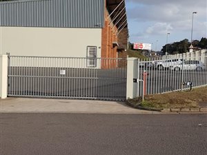 300 m² Industrial space in North Coast Road