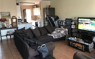 2 Bedroom Simplex in Pierre van Ryneveld