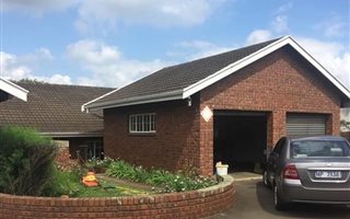 3 Bedroom Simplex in Hayfields