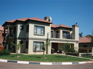 4 Bed House in Silver Wood Estate