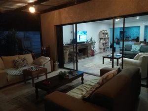 3 Bed House in Lombardy East