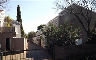3 Bedroom Townhouse in Eldoraigne
